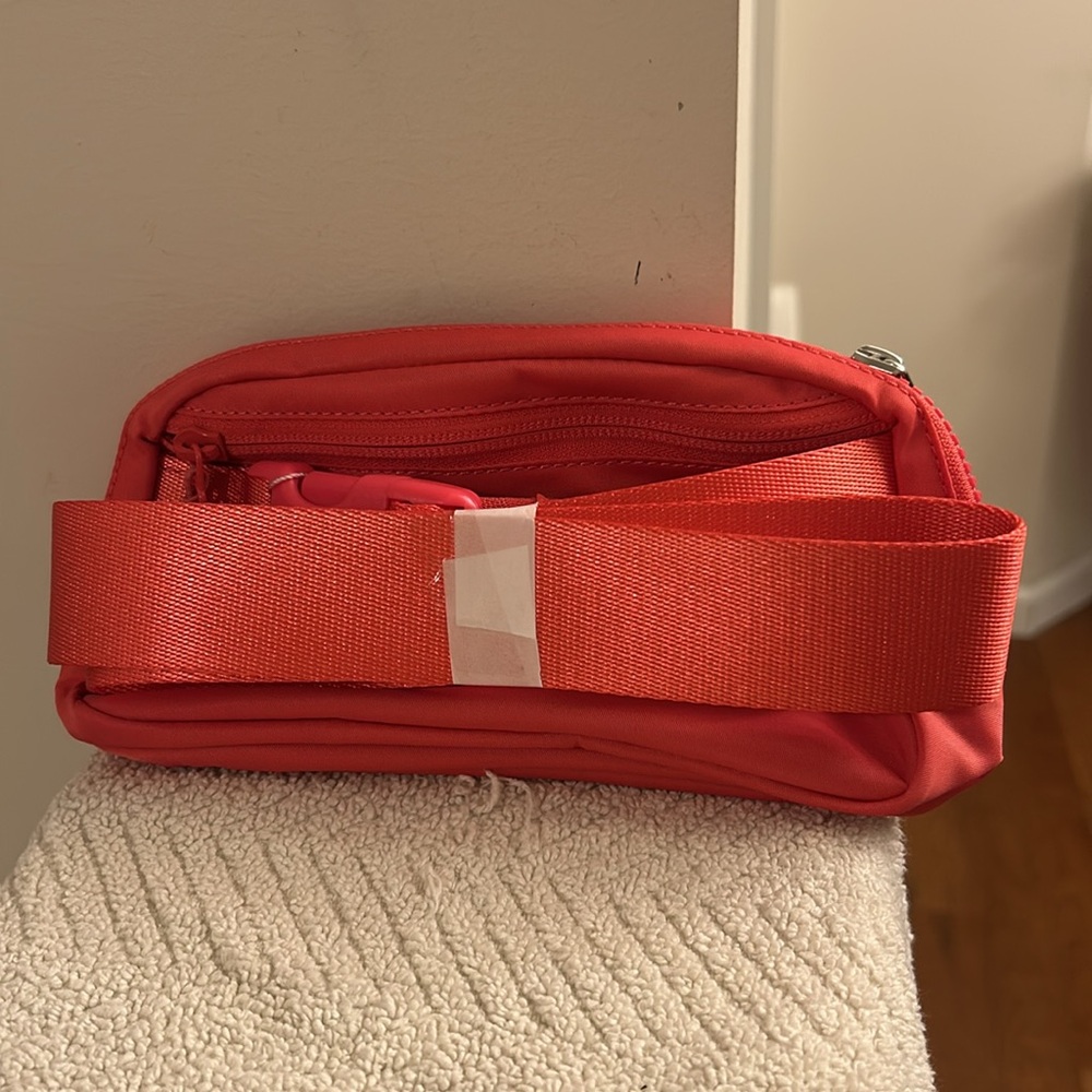 lululemon Pink Everywhere Belt Bag 1L Versatile Water-Repellent Fabric - Picture 4 of 10